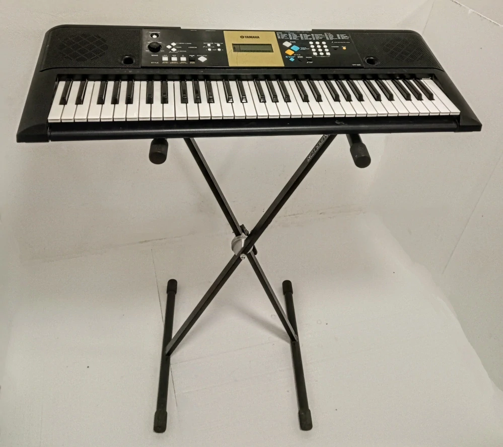 Keyboard Yamaha YPT 220