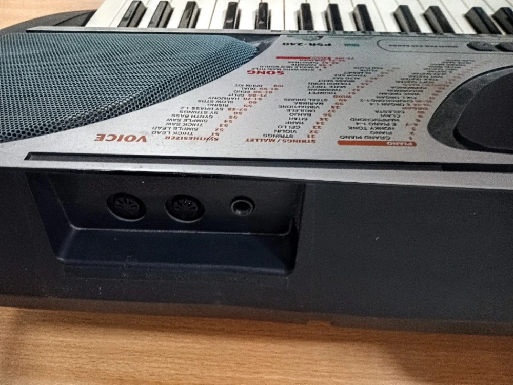 Yamaha PSR-240 (Prodáno)