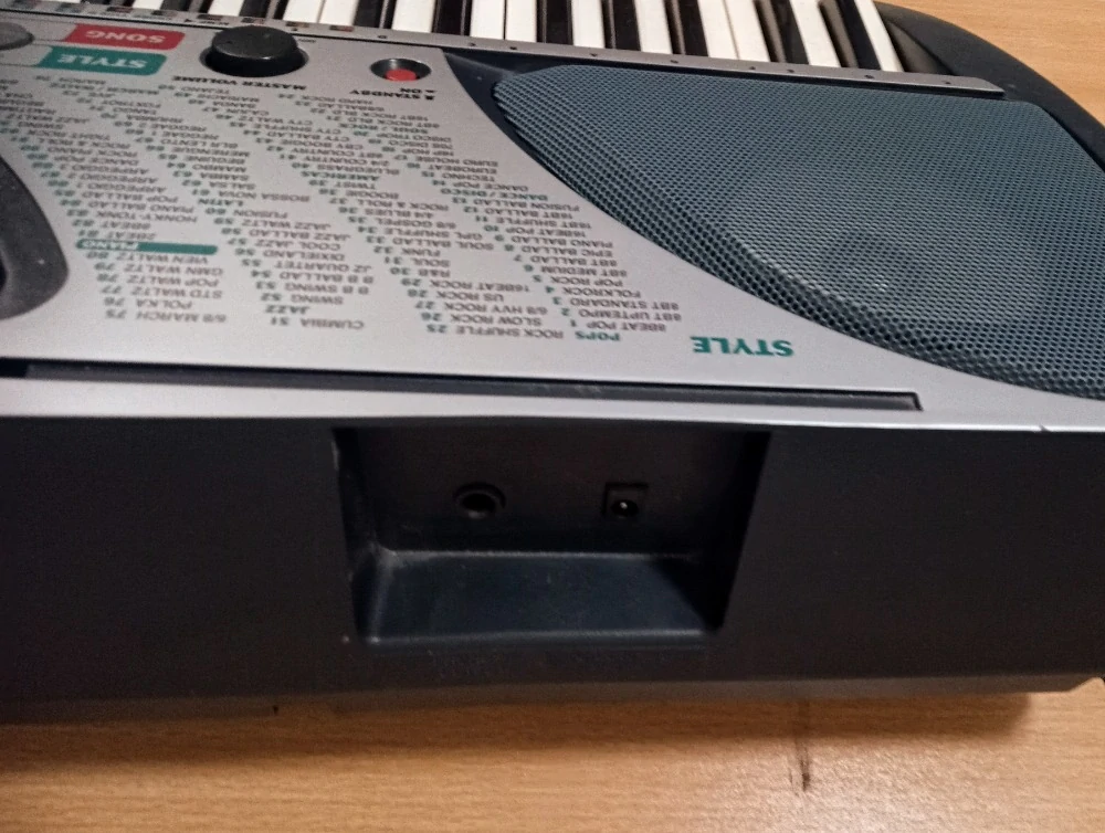 Yamaha PSR-240 (Prodáno)